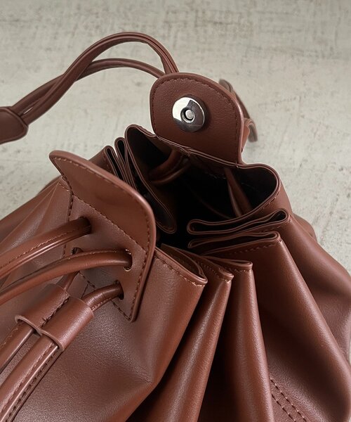 CAPRICIEUX LE'MAGE（カプリシューレマージュ）の「【CAPRICIEUX LE'MAGE×nanacoコラボ】ダンプリンバッグ（ショルダーバッグ・レディース・ブラック/ブラウン/ベージュ・FREE）」の13枚目の写真