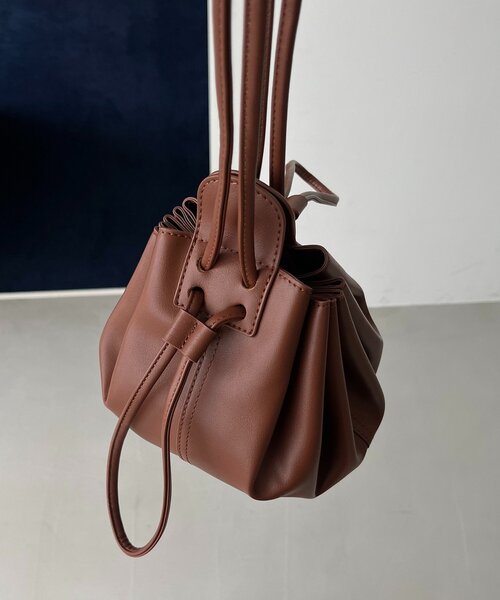 CAPRICIEUX LE'MAGE（カプリシューレマージュ）の「【CAPRICIEUX LE'MAGE×nanacoコラボ】ダンプリンバッグ（ショルダーバッグ・レディース・ブラック/ブラウン/ベージュ・FREE）」の18枚目の写真