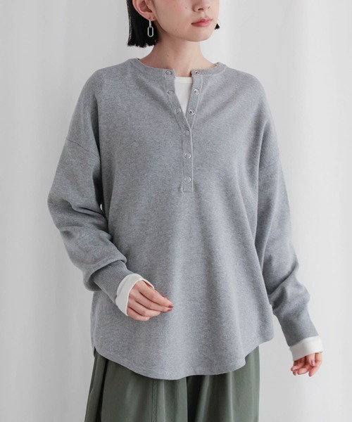 for/c（フォーシー）の「[新色追加]スウェットライクヘンリーネックニット【サスティナブル】（ニット/セーター・レディース・ブラック/グレー/オフホワイト/ピンク・M/L/LL/S）」の7枚目の写真