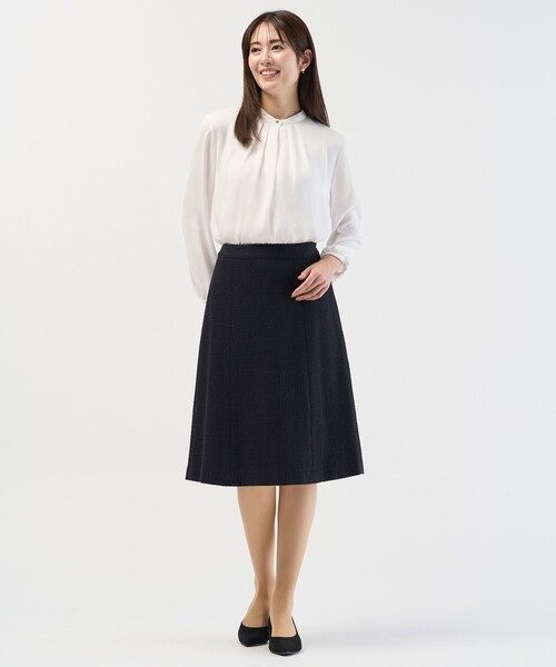 J.PRESS Ladies(J.プレス レディス)の「バックサテンジョーゼット カットソー(Tシャツ/カットソー・レディース・ライトグレー系/ホワイト系・SMALL)」の4枚目の写真