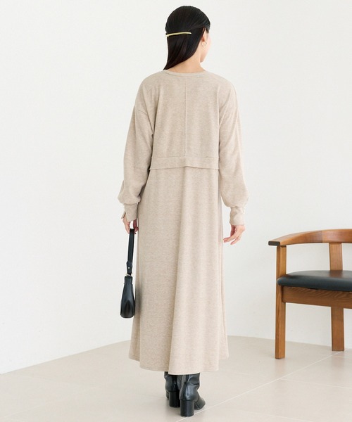 LAVEANGE(ラビアンジェ)の「袖パールニットライクワンピース(ワンピース・レディース・ベージュ/ブラック・M/LL/3L/4L/5L)」の8枚目の写真