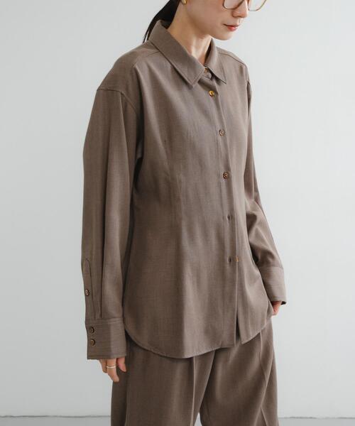 URBAN RESEARCH（アーバンリサーチ）の「new basic　WOOL TWILL SHAPE SHIRTS（シャツ/ブラウス・レディース・ベージュ/オフホワイト・FREE）」の10枚目の写真