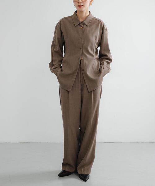 URBAN RESEARCH（アーバンリサーチ）の「new basic　WOOL TWILL SHAPE SHIRTS（シャツ/ブラウス・レディース・ベージュ/オフホワイト・FREE）」の14枚目の写真