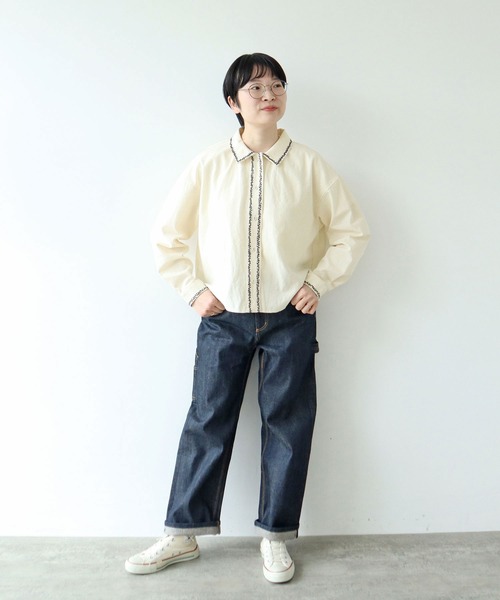 PAR ICI(パーリッシィ)の「平織りコットン ミモザ刺繍ショート丈ブラウス(シャツ/ブラウス・レディース・アイボリー/ネイビー・FREE)」の17枚目の写真