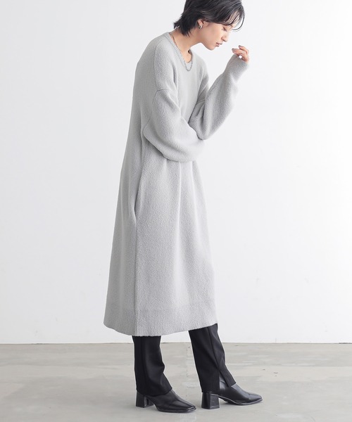 for/c(フォーシー)の「フェザーニットワンピース【サスティナブル】(ワンピース・レディース・ライトグレー/ブラック・L/M)」の5枚目の写真
