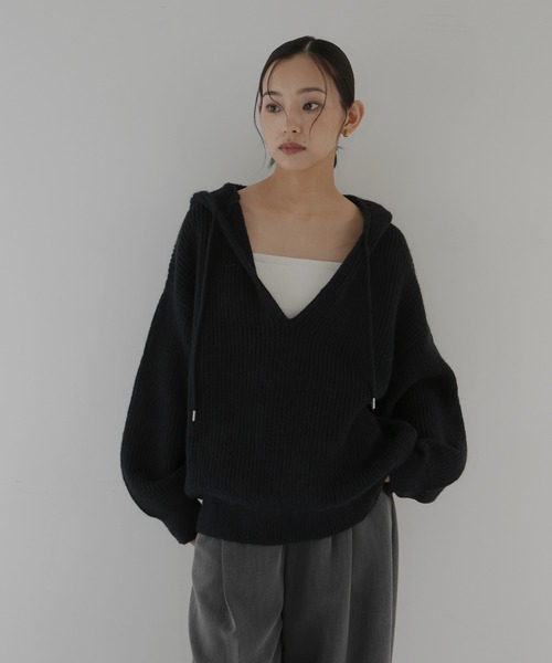 フード付きニットプルオーバー（パーカー）｜hellam（へラム）の