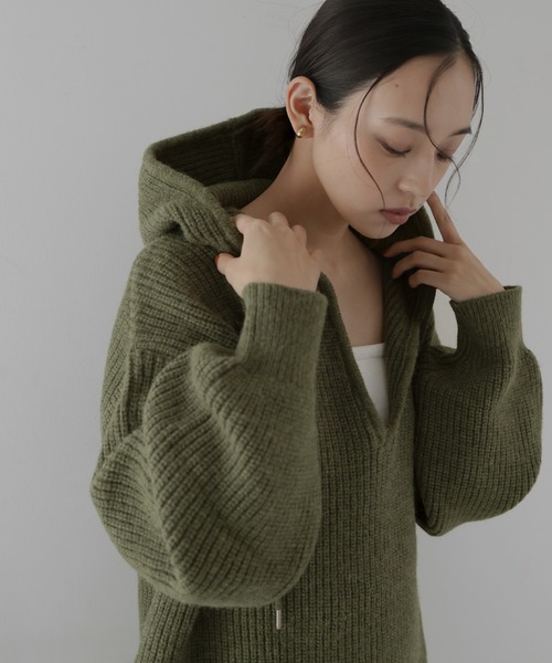 フード付きニットプルオーバー（パーカー）｜hellam（へラム）の