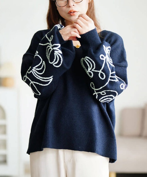 GOLDJAPAN(ゴールドジャパン)の「刺繍ボリュームスリーブクロップドニット【大きいサイズ対応】(ニット/セーター・レディース・ブラック/杢グレー/ネイビー・LL~3L/4L~5L)」の3枚目の写真