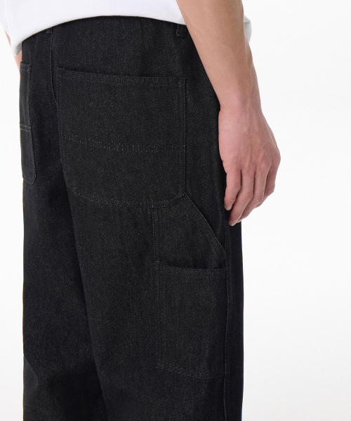 MUSINSA STANDARD（ムシンサスタンダード）の「デニムワイドカーペンターパンツ [ロー ブラック]（デニムパンツ・メンズ・その他・29/30/31/33/26/27/28/40/38/42/36/34/32）」の5枚目の写真
