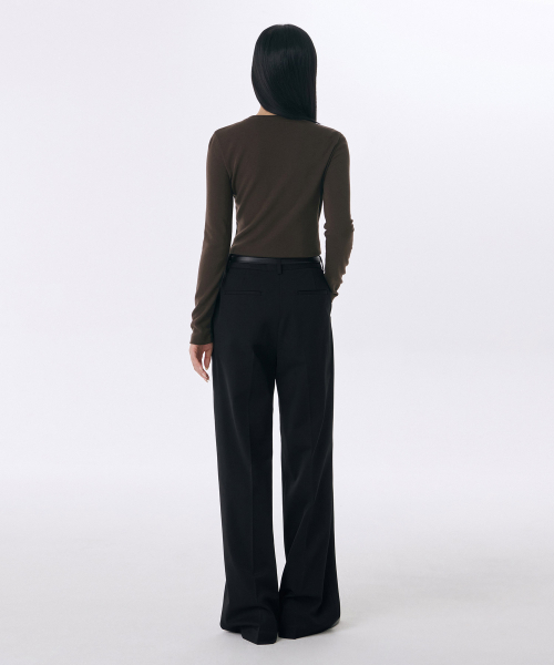 MUSINSA STANDARD WOMAN（ムシンサスタンダードウーマン）の「ウィメンズヘビーウェイト裏起毛ディープタックワイドスラックス[ブラック]（スラックス・レディース・その他・26/27/28/29/34/32/30/31/24/25）」の2枚目の写真