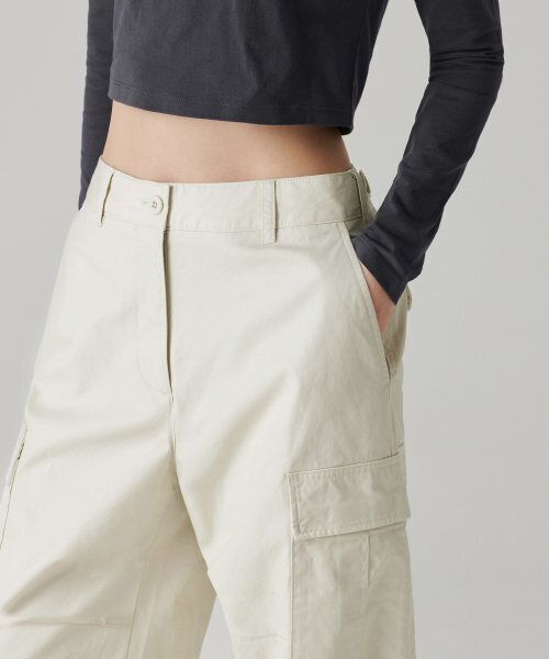 MUSINSA STANDARD WOMAN（ムシンサスタンダードウーマン）の「ウィメンズワイドカーゴパンツ[クリーム]（その他パンツ・レディース・その他・30/24/25/26/27/28/29）」の8枚目の写真