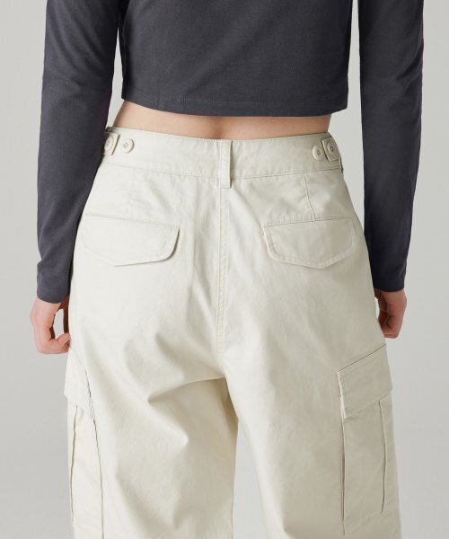 MUSINSA STANDARD WOMAN（ムシンサスタンダードウーマン）の「ウィメンズワイドカーゴパンツ[クリーム]（その他パンツ・レディース・その他・30/24/25/26/27/28/29）」の11枚目の写真