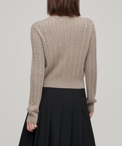 MUSINSA STANDARD WOMAN（ムシンサスタンダードウーマン）の「ウィメンズアンゴラブレンドケーブルラウンドネックカーディガン[ヘッダーベージュ]（カーディガン/ボレロ・レディース・その他・SMALL/MEDIUM/LARGE/X-SMALL）」の2枚目の写真