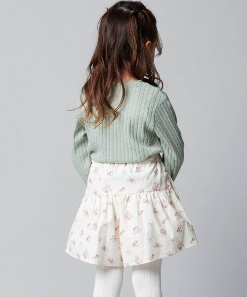BeBe（ベベ）の「【お揃い】シャツコールGirlyフラワープリントキュロットパンツ（その他パンツ・キッズ・ホワイト系その他2・110cm/100cm/90cm/130cm/140cm/150cm/120cm）」の4枚目の写真