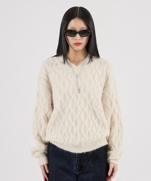 FTW(エフティダブリュー)の「SHAGGY CABLE V NECK KNIT(ニット/セーター・レディース・オフホワイト/カーキ/レッド・MEDIUM/LARGE/SMALL)」の2枚目の写真