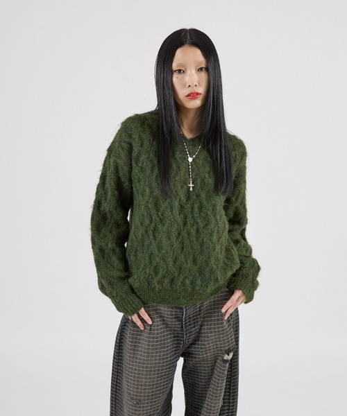 FTW(エフティダブリュー)の「SHAGGY CABLE V NECK KNIT(ニット/セーター・レディース・オフホワイト/カーキ/レッド・MEDIUM/LARGE/SMALL)」の6枚目の写真