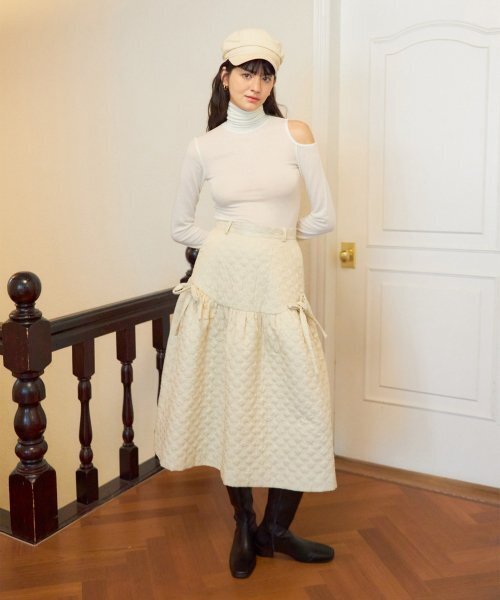 SALON DE YOHN(サロンドヨーン)の「Ribbon Quilting Skirt_ Ivory(スカート・レディース・その他・SMALL/MEDIUM)」の1枚目の写真