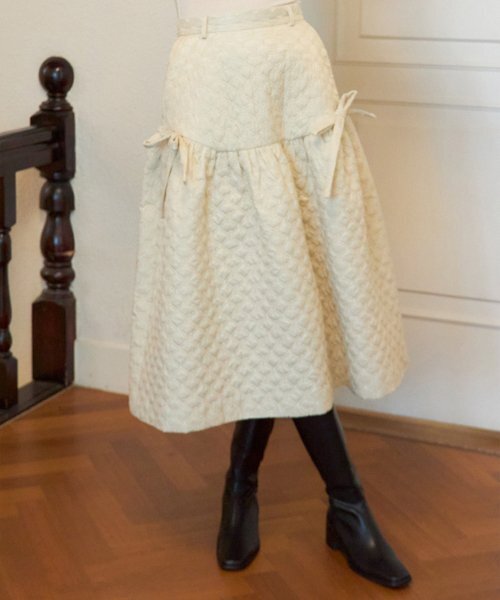 SALON DE YOHN(サロンドヨーン)の「Ribbon Quilting Skirt_ Ivory(スカート・レディース・その他・SMALL/MEDIUM)」の3枚目の写真