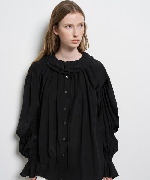 LANVIN en Bleu(ランバンオンブルー)の「トリアセローンフリルカラーブラウス(シャツ/ブラウス・レディース・ライトカーキ/ブラック/オフホワイト・38)」の3枚目の写真