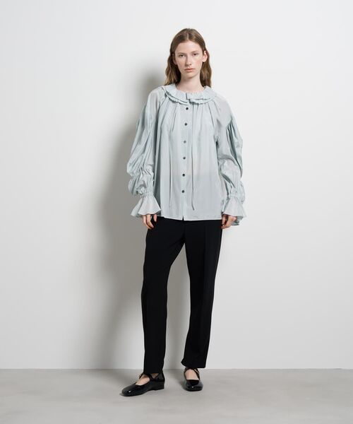 LANVIN en Bleu(ランバンオンブルー)の「トリアセローンフリルカラーブラウス(シャツ/ブラウス・レディース・ライトカーキ/ブラック/オフホワイト・38)」の4枚目の写真