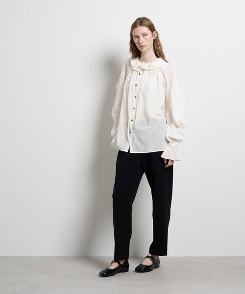 LANVIN en Bleu(ランバンオンブルー)の「トリアセローンフリルカラーブラウス(シャツ/ブラウス・レディース・ライトカーキ/ブラック/オフホワイト・38)」の11枚目の写真