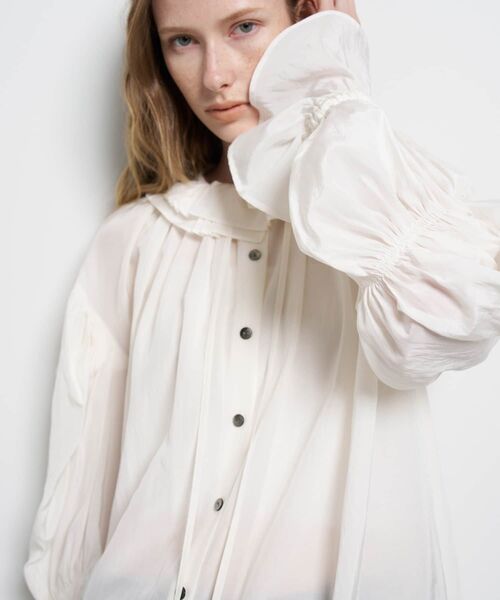 LANVIN en Bleu(ランバンオンブルー)の「トリアセローンフリルカラーブラウス(シャツ/ブラウス・レディース・ライトカーキ/ブラック/オフホワイト・38)」の18枚目の写真