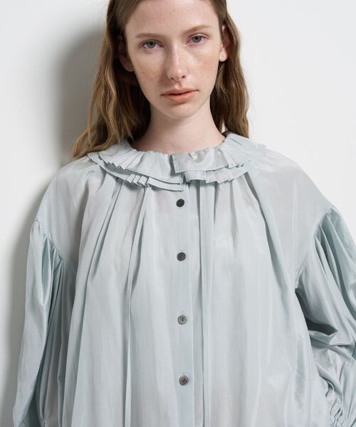 LANVIN en Bleu   ビックフリルカラーブラウス  完売品 LANVIN en Bleu（ランバンオンブルー）の「ビックフリルカラーブラウス