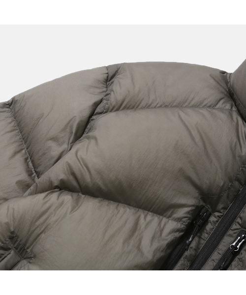 MOIF（モイフ）の「[AW25] SHADOW PUFFER DOWN PARKA / SHEER OLIVE（ダウンジャケット/コート・メンズ・その他・2(M)/3(L)/1(S)）」の4枚目の写真