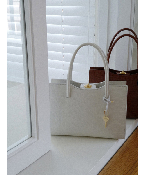 Fiore（-）の「Garder tote bag(ivory)（トートバッグ・レディース・その他・FREE）」の2枚目の写真