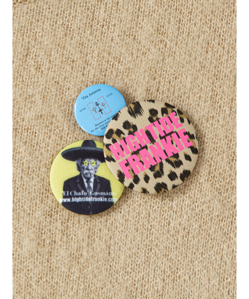 HIGHTIDEFRANKIE(ハイタイドフランキー)の「Frankie 3 Pins Round Knit Beige(ニット/セーター・メンズ・Beige・FREE)」の3枚目の写真