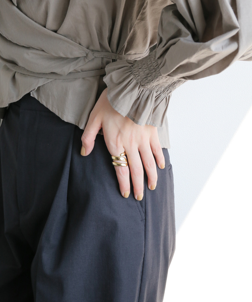 PHILIPPE AUDIBERT(フィリップ オーディベール)の「【PHILIPPE AUDIBERT】Paige ring brass gold(リング・レディース・ゴールド・FREE)」の2枚目の写真