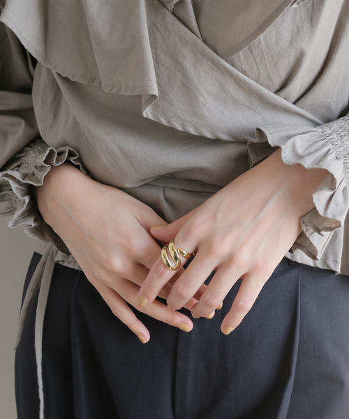 PHILIPPE AUDIBERT(フィリップ オーディベール)の「【PHILIPPE AUDIBERT】Paige ring brass gold(リング・レディース・ゴールド・FREE)」の3枚目の写真