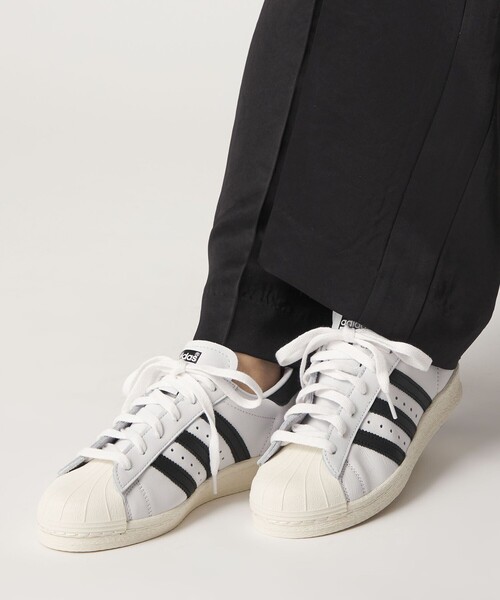 adidas Originals(アディダスオリジナルス)の「<adidas Originals> SUPERSTAR82 WH(スニーカー・レディース・ホワイト・22.5cm/24cm/23cm/24.5cm/25.5cm/23.5cm/25cm)」の3枚目の写真