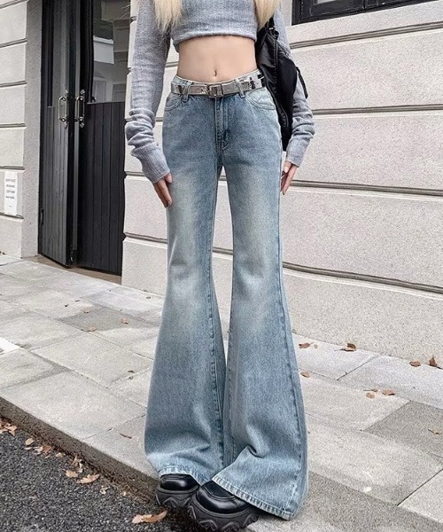 SHEENA(シーナ)の「デニムフレアパンツ(デニムパンツ・レディース・ブルー・S/M/L)」の11枚目の写真