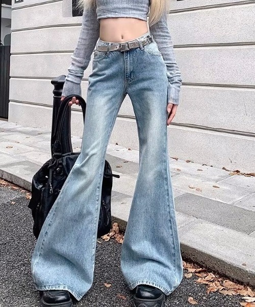SHEENA(シーナ)の「デニムフレアパンツ(デニムパンツ・レディース・ブルー・S/M/L)」の15枚目の写真