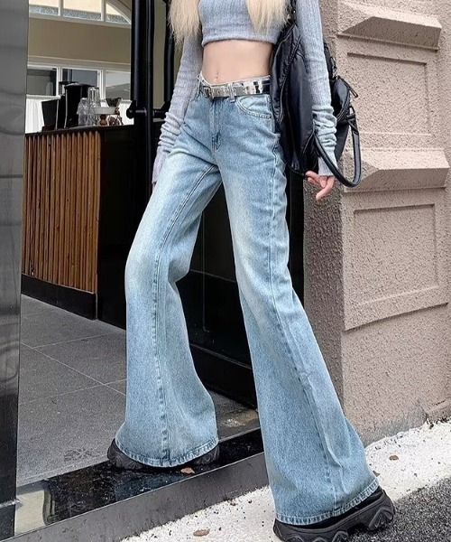 SHEENA(シーナ)の「デニムフレアパンツ(デニムパンツ・レディース・ブルー・S/M/L)」の8枚目の写真