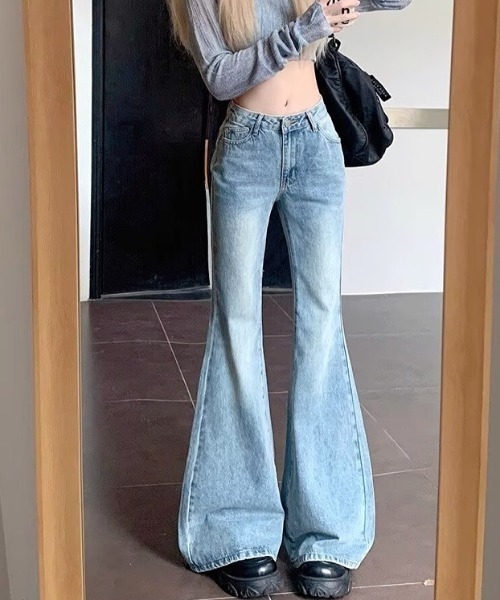 SHEENA(シーナ)の「デニムフレアパンツ(デニムパンツ・レディース・ブルー・S/M/L)」の2枚目の写真