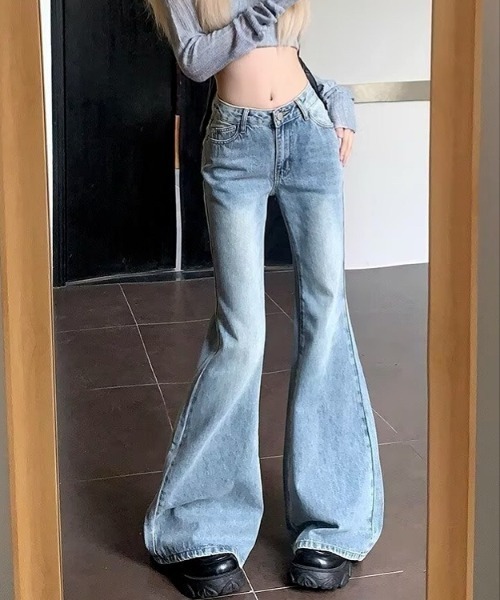 SHEENA(シーナ)の「デニムフレアパンツ(デニムパンツ・レディース・ブルー・S/M/L)」の4枚目の写真