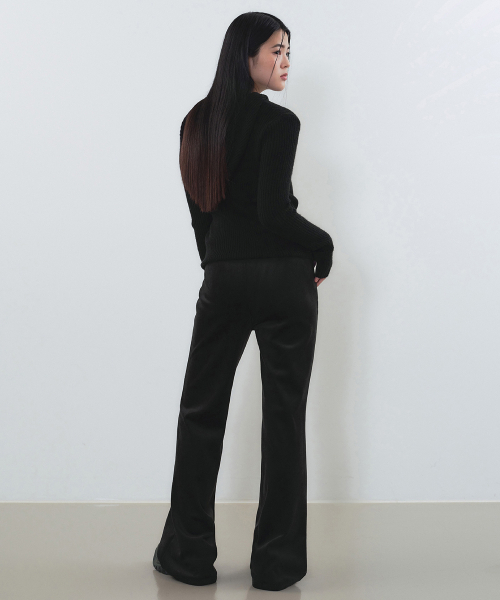 MUSINSA STANDARD WOMAN（ムシンサスタンダードウーマン）の「ウィメンズベルベットコーデュロイフレアバンディングパンツ[ブラック]（その他パンツ・レディース・その他・SMALL/MEDIUM/LARGE/X-SMALL）」の3枚目の写真