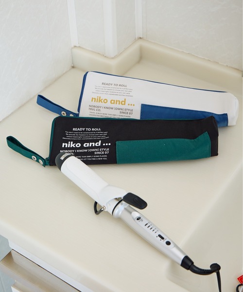 niko and...（ニコアンド）の「ニコロゴヘアアイロンポーチ（トラベルグッズ・レディース・アイボリー/ブラック・XX-SMALL）」の3枚目の写真