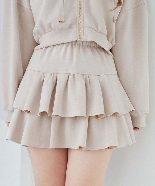 MAJESTIC LEGON(マジェスティックレゴン)の「キラキララインストーンスカパン(スカート・レディース・チャコールグレー/アイボリー/ピンクベージュ/ブラック/グレー・MEDIUM)」の1枚目の写真