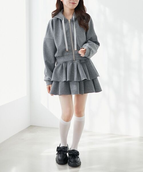 MAJESTIC LEGON(マジェスティックレゴン)の「キラキララインストーンスカパン(スカート・レディース・チャコールグレー/アイボリー/ピンクベージュ/ブラック/グレー・MEDIUM)」の17枚目の写真