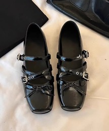 Mejoul（メジュール）の「【26年春夏新作】フロントリボン マルチベルトスクエアトゥ フラットパンプス（パンプス）」