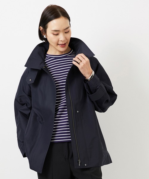 MICHEL KLEIN(ミッシェル・クラン)の「ミドル丈スタンドライトコート(ステンカラーコート・レディース・ネイビー/アイボリー・38)」の1枚目の写真