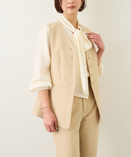 ROPE'(ロペ)の「ダブルクロスストレッチフレアジレ/接触冷感・イージーケア・セットアップ対応(ベスト・レディース・ベージュ/ブラック・FREE)」の8枚目の写真