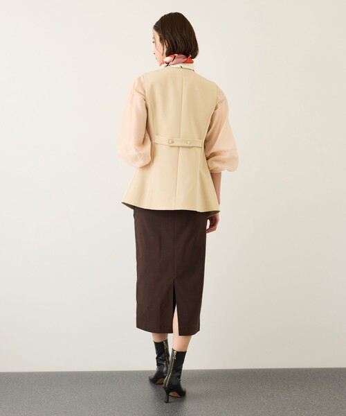 ROPE'(ロペ)の「ダブルクロスストレッチフレアジレ/接触冷感・イージーケア・セットアップ対応(ベスト・レディース・ベージュ/ブラック・FREE)」の12枚目の写真