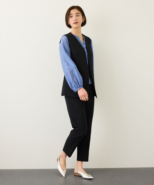 ROPE'(ロペ)の「ダブルクロスストレッチフレアジレ/接触冷感・イージーケア・セットアップ対応(ベスト・レディース・ベージュ/ブラック・FREE)」の14枚目の写真