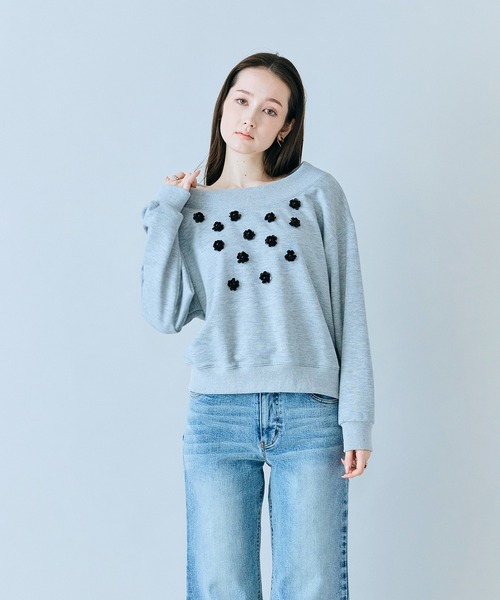 Audie a Muses（オーディアミューズ）の「ラメ裏毛ビジュー付きプルオーバー（Tシャツ/カットソー・レディース・ブラック/グレー・38/42）」の5枚目の写真