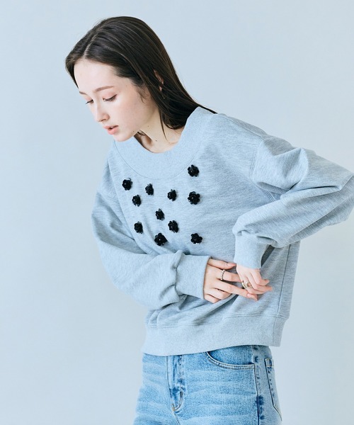 Audie a Muses（オーディアミューズ）の「ラメ裏毛ビジュー付きプルオーバー（Tシャツ/カットソー・レディース・ブラック/グレー・38/42）」の6枚目の写真