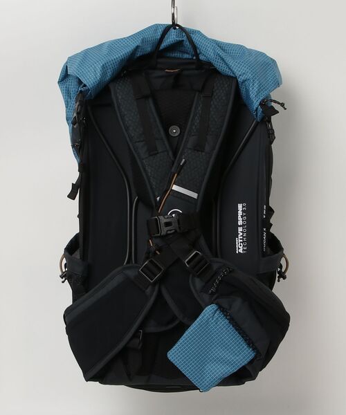 Mammut(マムート)の「デュカン スパイン 28-35L / Ducan Spine 28-35(バックパック/リュック・メンズ・ライトブルー/セージグリーン・35L)」の3枚目の写真